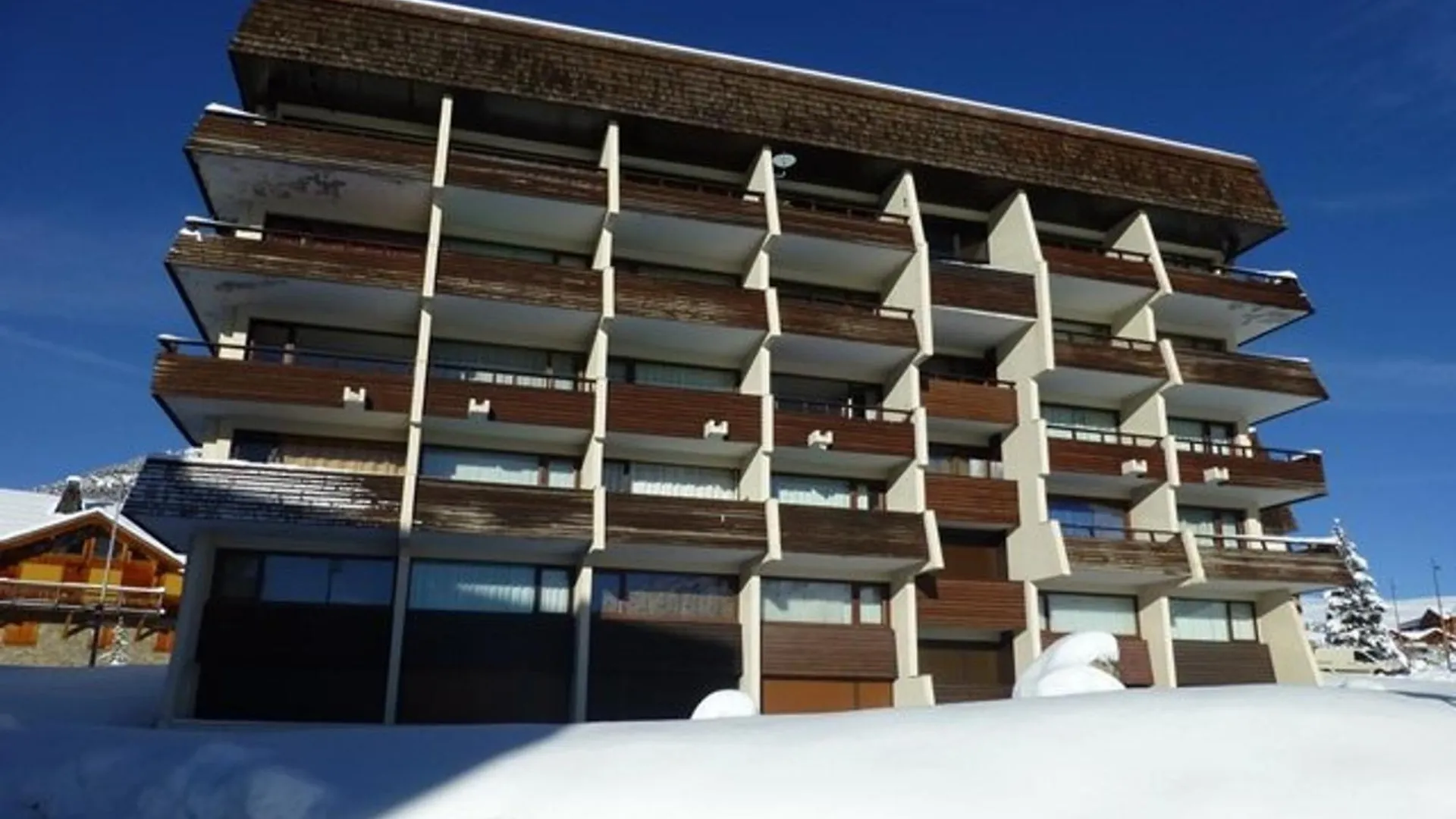 Apartment Studio Cosy Pour 4 A L'Alpe D'Huez - Emplacement Ideal, Animaux Acceptes, Proche Pistes Et Commerces - Fr-1-405-96